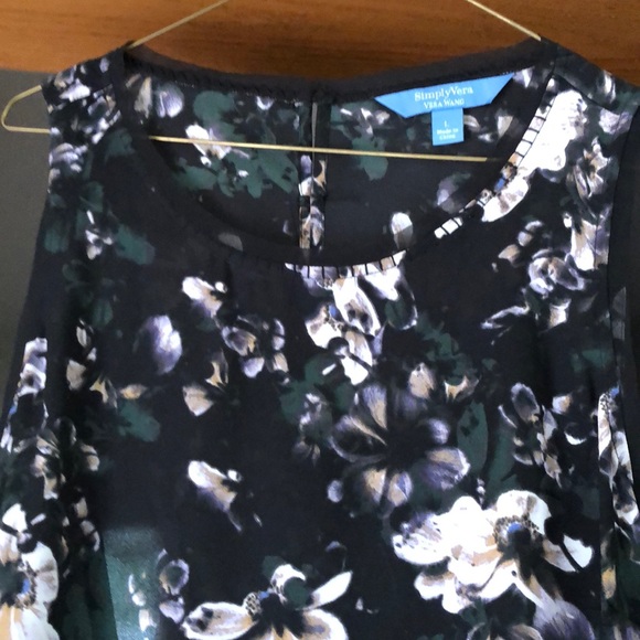 Simply Vera Wang tank - Picture 2 of 3